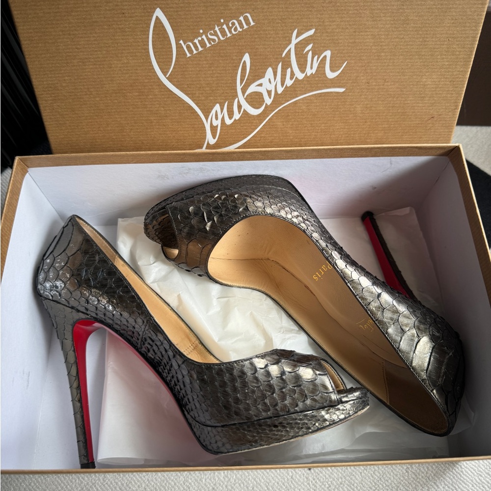 Authentic CL shoes